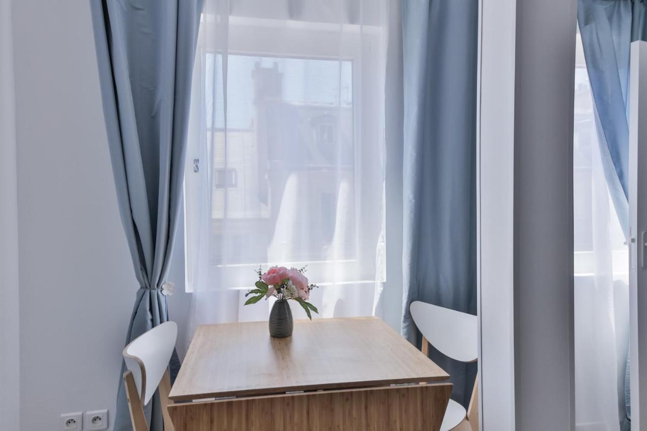 Beautiful Flat Next To Saint Lazare Opera Paris Exterior photo